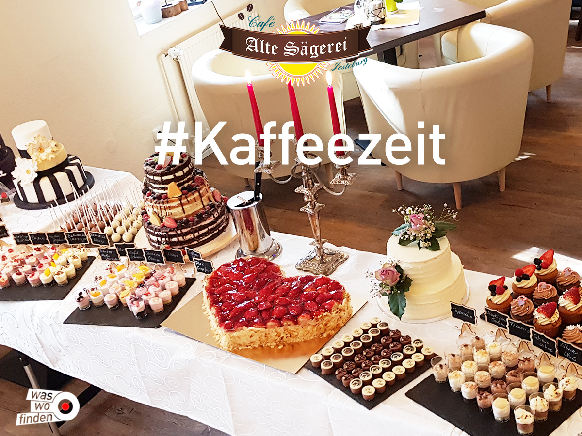 Kaffeezeit Kaffee und Kuchen